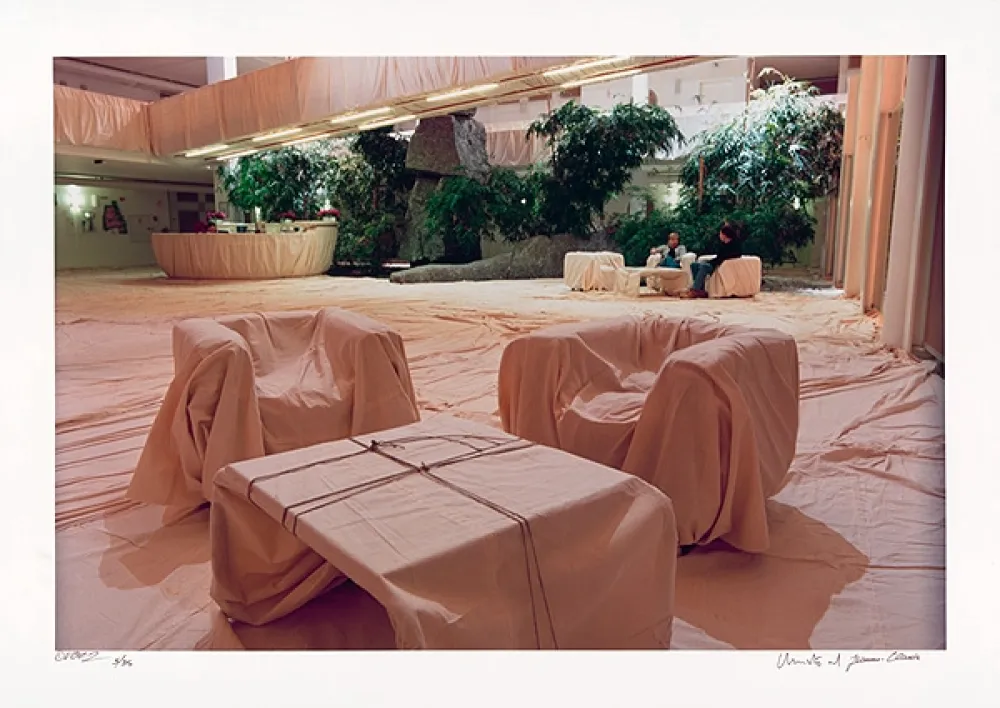 石版画 Christo - Museum Würth Wrapped Chairs