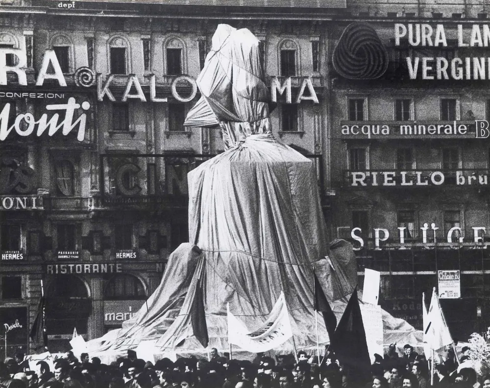 摄影 Christo - Piazza Duomo