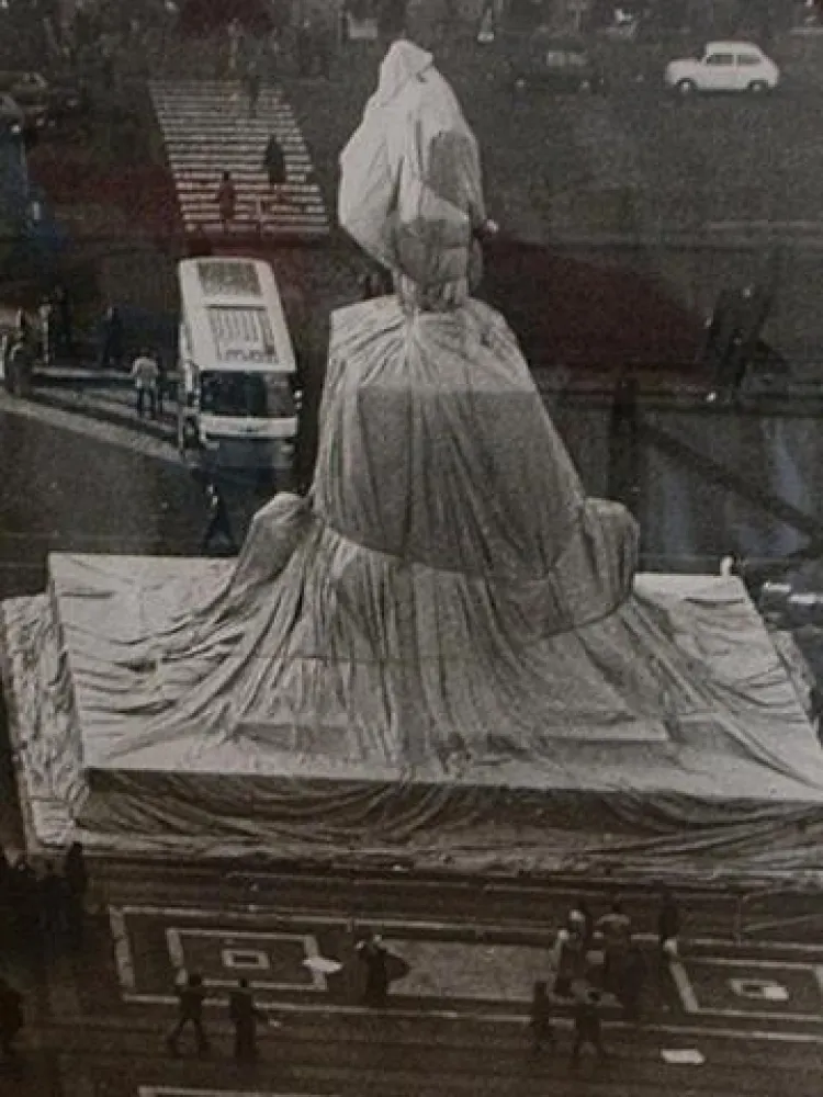 摄影 Christo - Piazza Duomo