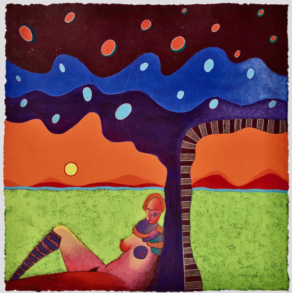 无技术 Cora - Figura feminina recostada contra el arbol