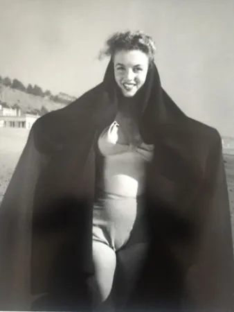 摄影 De Dienes  - Marilyn. La sortie de bain. (1945)