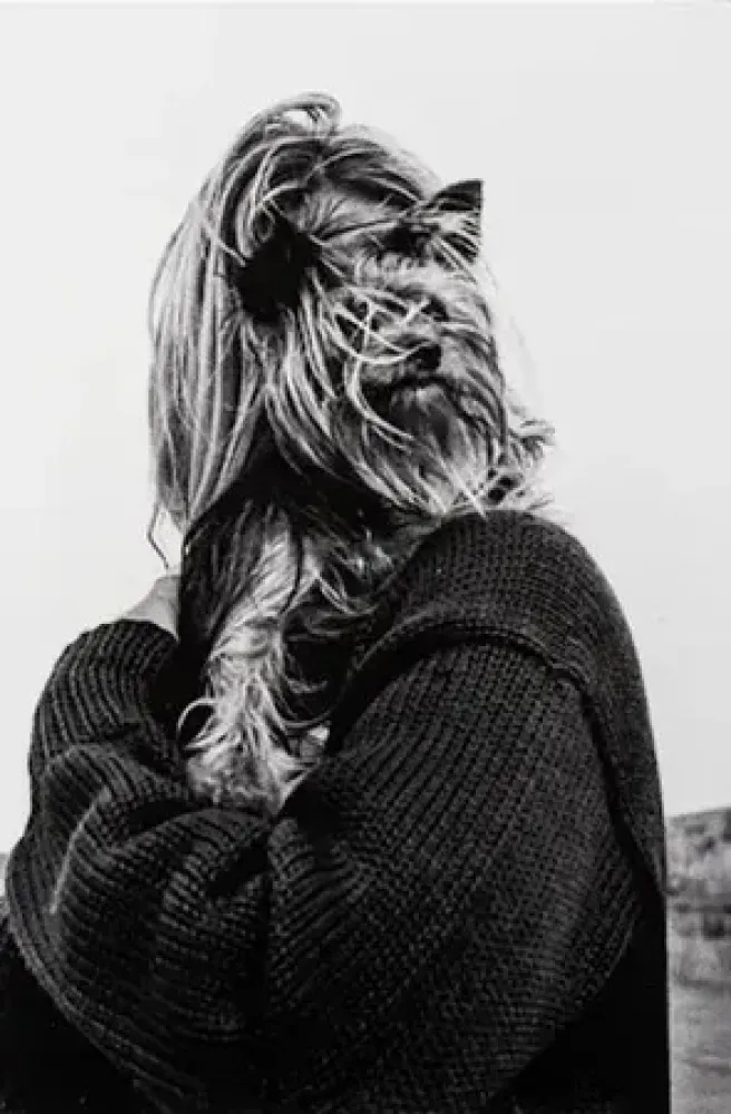 摄影 Erwitt - FEMME AU CHIEN 