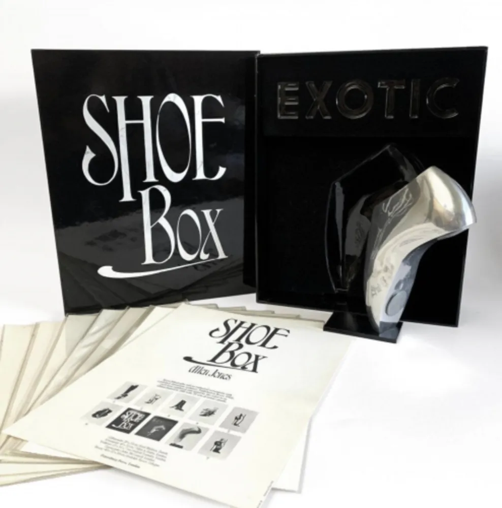 复数作品 Jones - Shoe Box