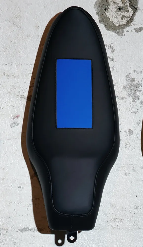 复数作品 Mosset - Untitled (Banana saddle)