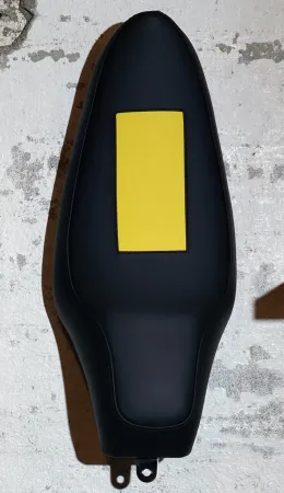 复数作品 Mosset - Untitled (Banana saddle)