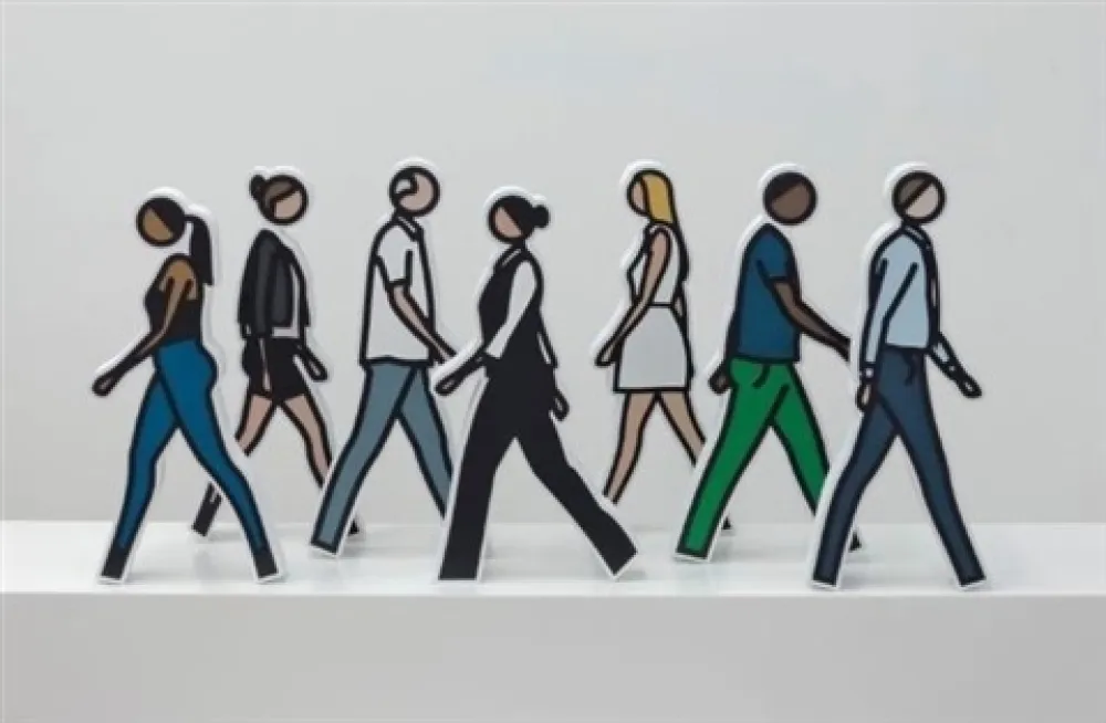 复数作品 Opie - Walking Statuettes