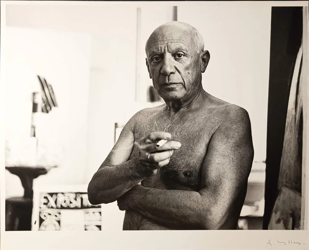 摄影 Picasso - ' Portrait à la cigarette '  par André Villers