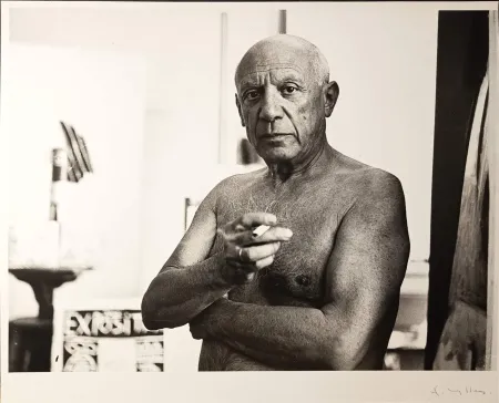 摄影 Picasso - ' Portrait à la cigarette '  par André Villers