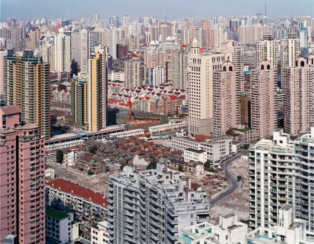 摄影 Burtynsky - Urban Renewal no 5. Overview From Top Of Military Hospital Shanghai, China