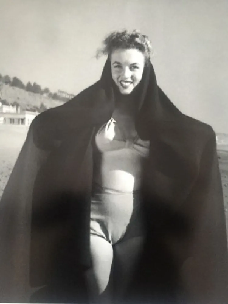 摄影 De Dienes  - Marilyn. La sortie de bain. (1945)