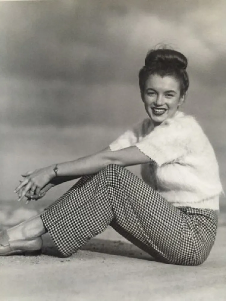 摄影 De Dienes  - Marilyn nineteen (1945)
