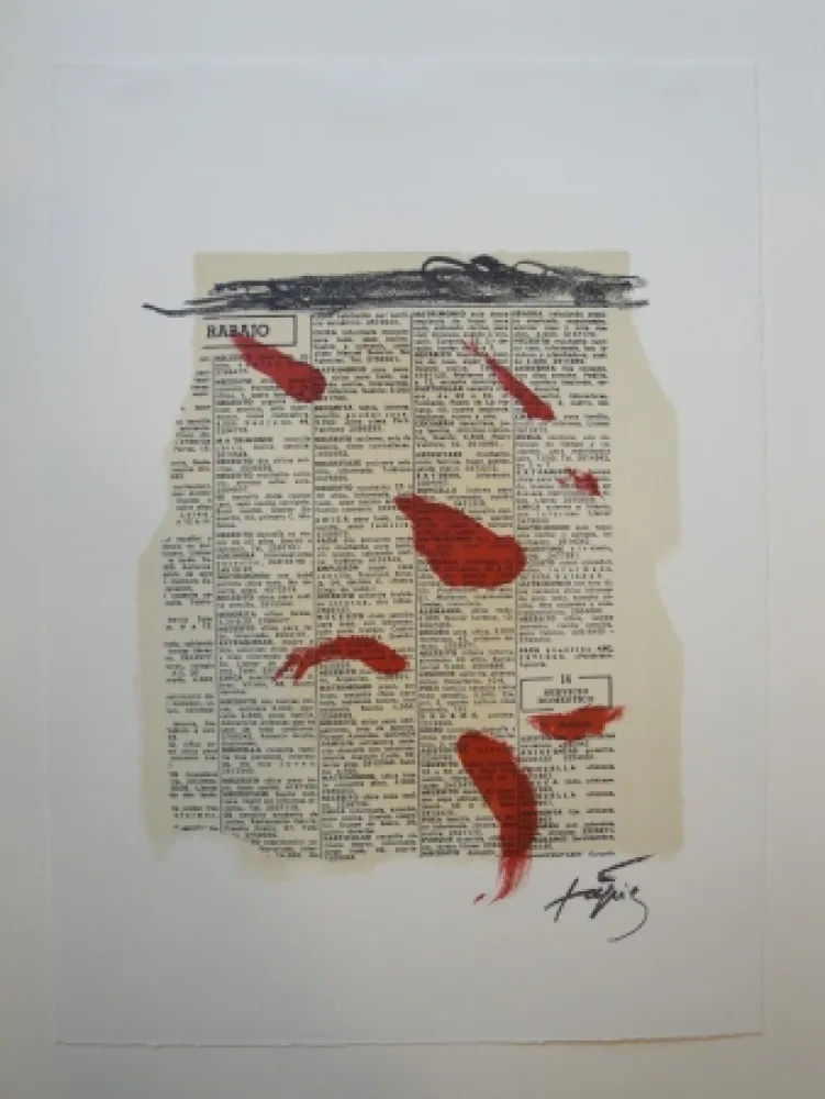 石版画 Tàpies - Rouge sur papier journal